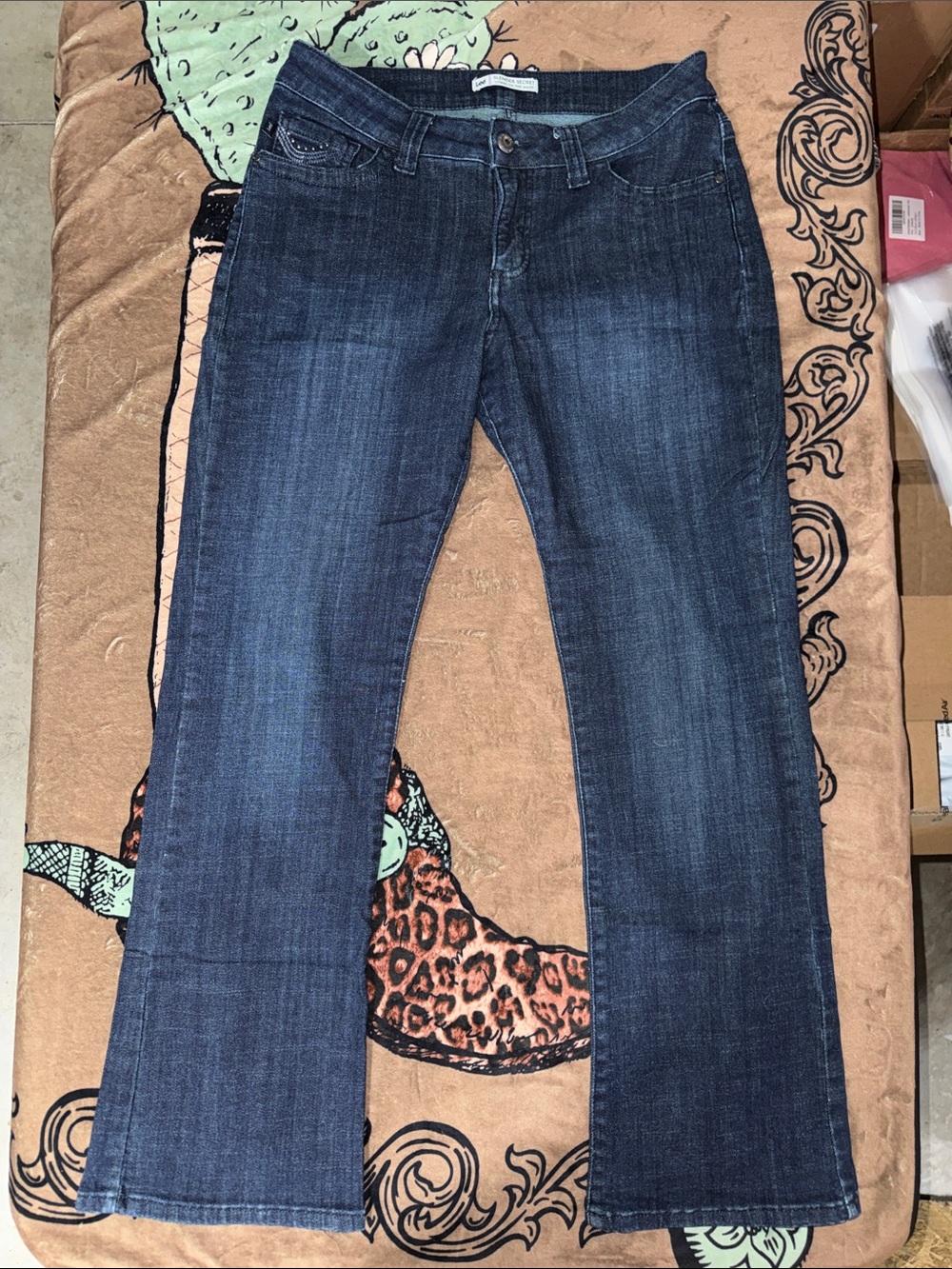 NWOT Lee Women’s Dark Blue Bootcut Jeans Size 12 Short